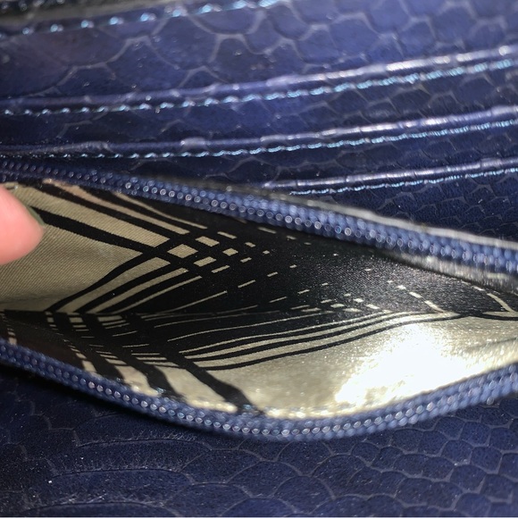 London Fog Wallet - Picture 7 of 13